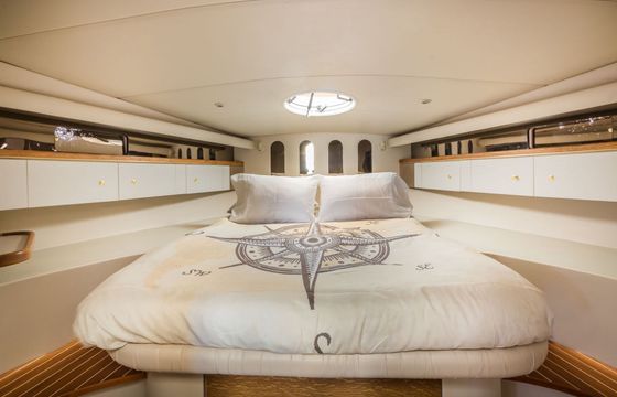 Motor yacht Cruisers Renovated 2023 852hp