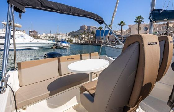 Motorboat Quicksilver Activ 675 Open 200hp