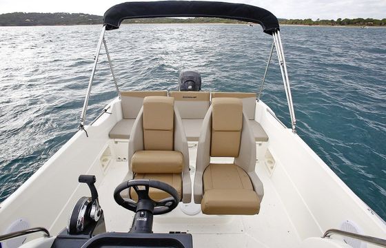 Motorboat Quicksilver Activ 675 Open 200hp