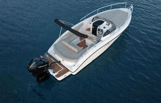 Motorboat Eolo 730HBS 200hp