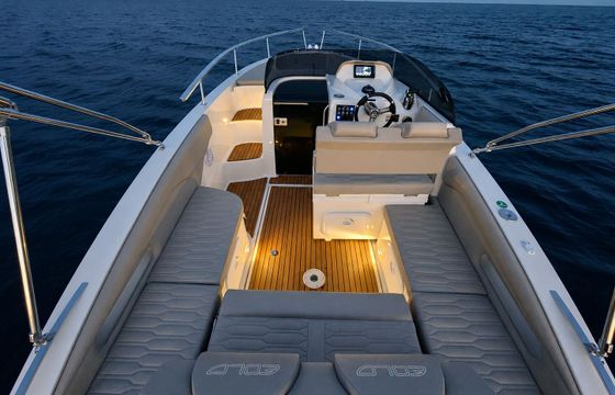 Motorboat Eolo 730HBS 200hp