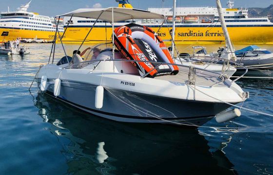 Motorboat BENETEAU Flyer 650 sundeck 150hp