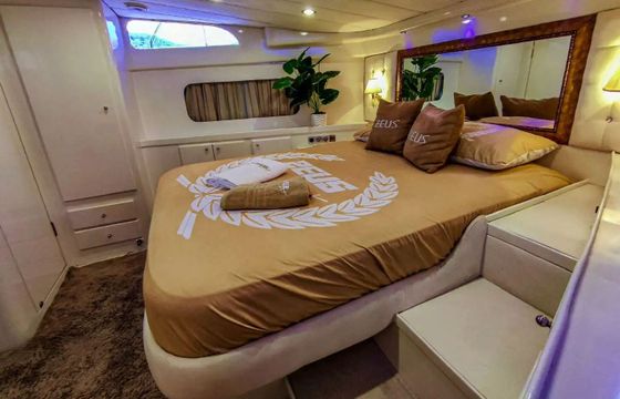 Motor yacht Custom Grey Bodrum Bays 500hp
