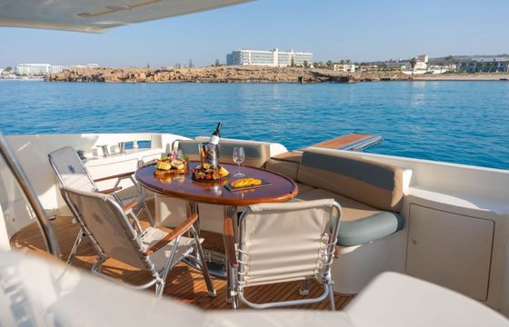 Motorboat Azimut 62 2300hp