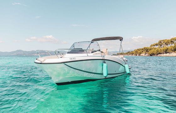 Motorboat Quicksilver Activ 605 Sundeck 150hp