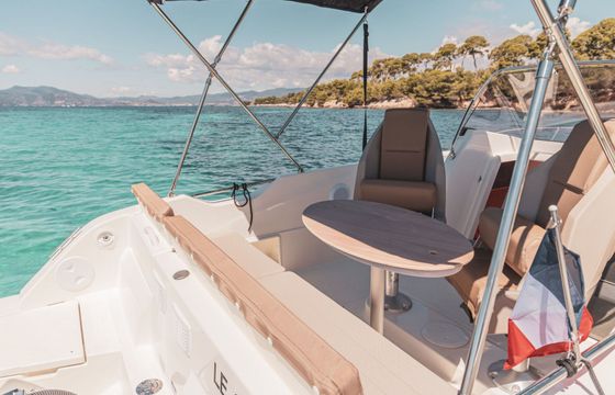 Motorboat Quicksilver Activ 605 Sundeck 150hp