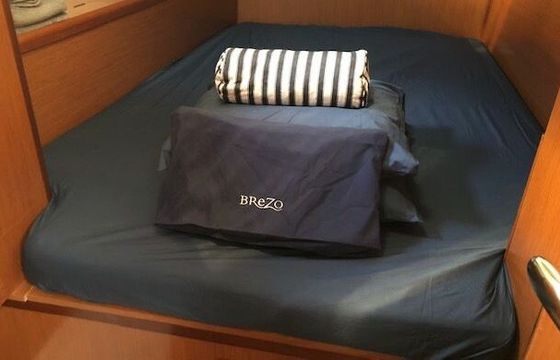 Sailboat Beneteau Oceanis 40 12m