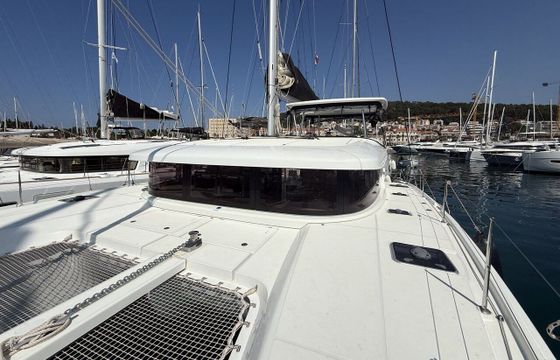 Catamaran Lagoon-Bénéteau Lagoon 42 - 4 + 2 cab. 12m