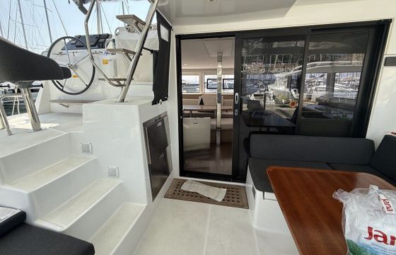Catamaran Lagoon-Bénéteau Lagoon 42 - 4 + 2 cab. 12m