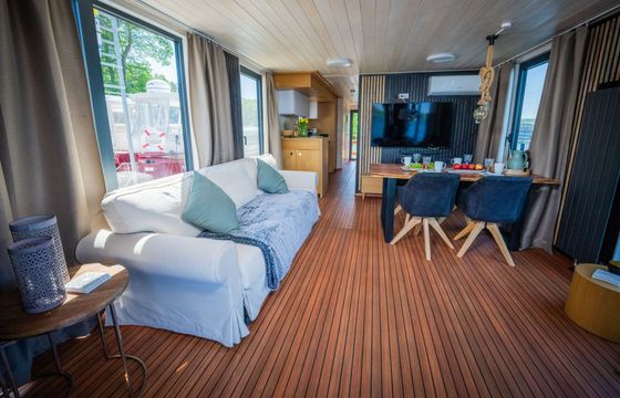 Houseboat WOMA D13