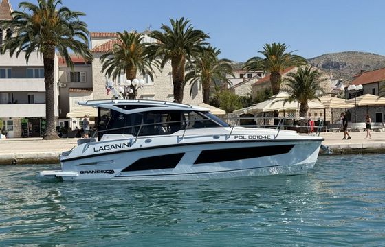 Motorboat Finnmaster Grandezza 30CA 380hp