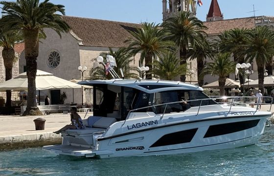 Motorboat Finnmaster Grandezza 30CA 380hp