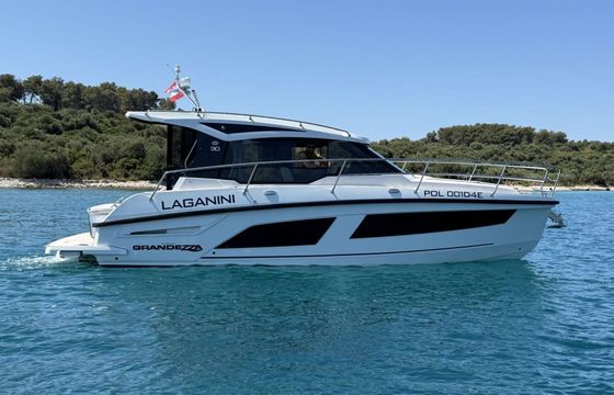 Motorboat Finnmaster Grandezza 30CA 380hp