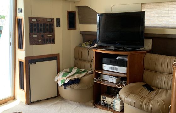 Motor yacht Birchwood boats 44 Motor Yacht 350hp