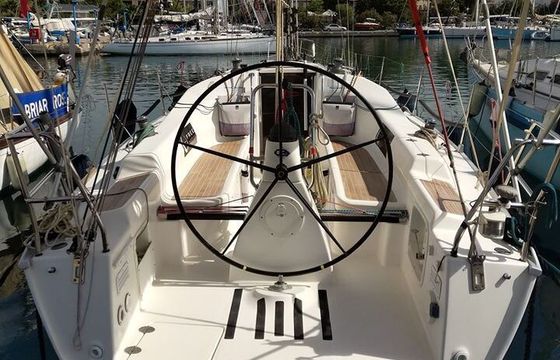 Sailing yacht Latitude 36 sailing Blueline 10.75m