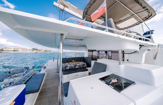 Catamaran Fountaine Pajot Helia 44 Evolution 13.3m