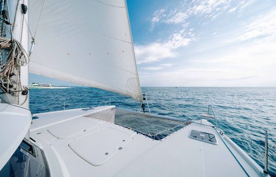 Catamaran Fountaine Pajot Helia 44 Evolution 13.3m