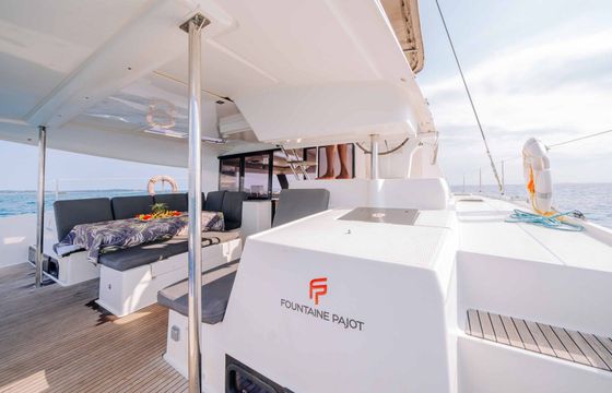 Catamaran Fountaine Pajot Helia 44 Evolution 13.3m