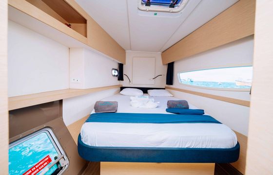 Catamaran Fountaine Pajot Helia 44 Evolution 13.3m