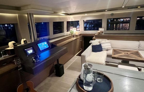 Catamaran Lagoon Lagoon 620 Essence 18.9m