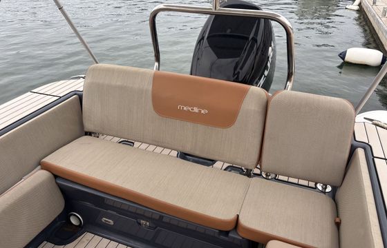 Motorboat Zodiac 7.5 Medline 300hp