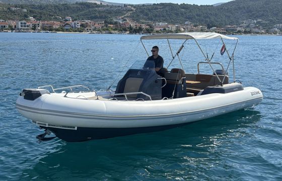 Motorboat Zodiac 7.5 Medline 300hp
