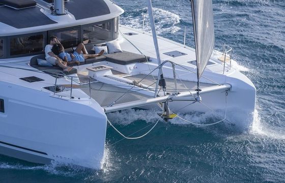 Catamaran Lagoon-Bénéteau Lagoon 51 - 6 + 1 cab. 15m