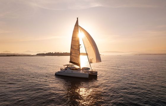 Catamaran Fountaine Pajot Athena 38 12m