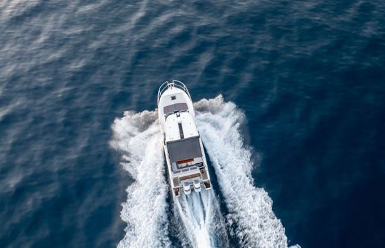 Motorboat Saver 330 Walkaround 700hp