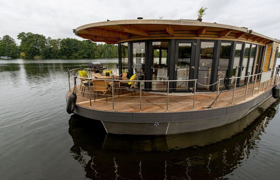 Houseboat Nautilus Hausboote Ei-Home