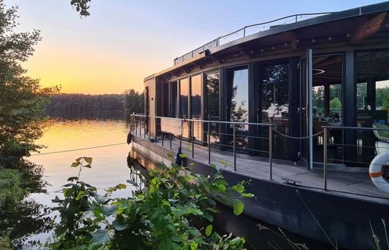 Houseboat Nautilus Hausboote Ei-Home