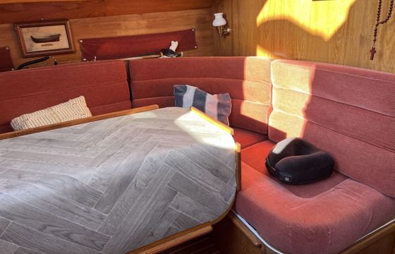 Sailboat Jeanneau Espace 990 10.35m