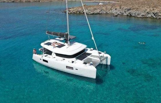 Catamaran LAGOON 42 12.8m