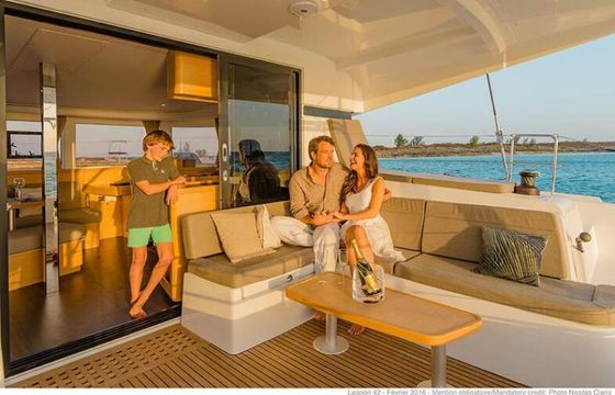 Catamaran LAGOON 42 12.8m
