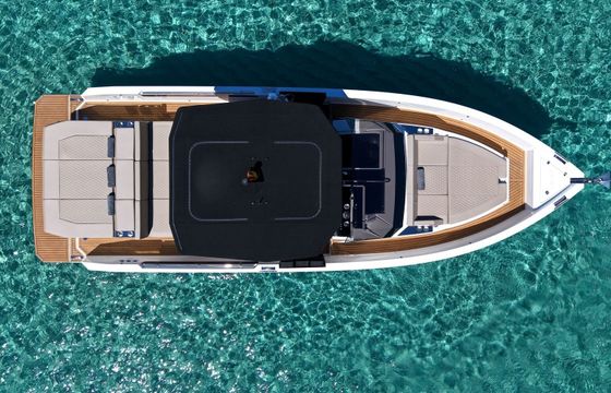Motorboat De Antonio D32 600hp