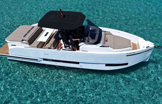 Motorboat De Antonio D32 600hp