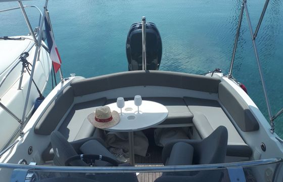 Motorboat Beneteau 750 Flyer Sundeck 300hp