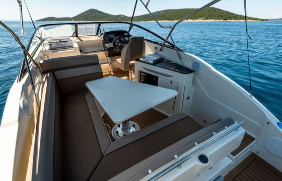 Motorboat Quicksilver Activ 805 Sundeck 200hp