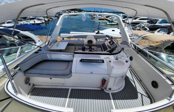 Motor yacht Sea Ray 2010 300hp