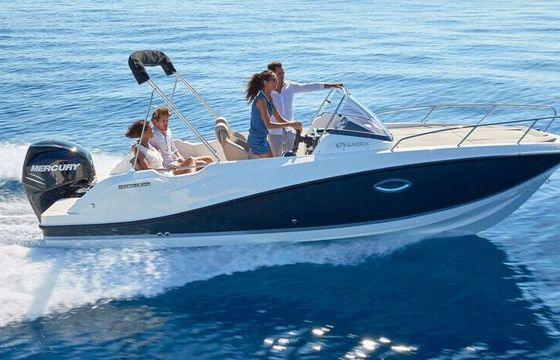 Motorboat Quicksilver Activ 675 Sundeck 200hp