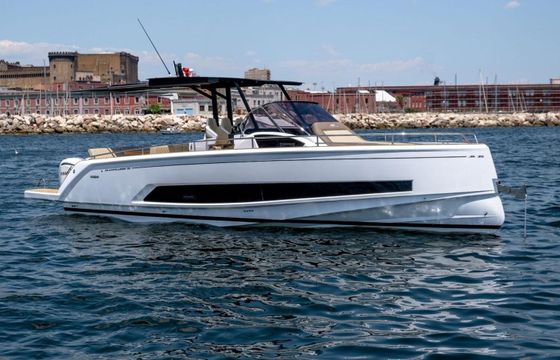 Motorboat Salpa Avant-garde 600hp