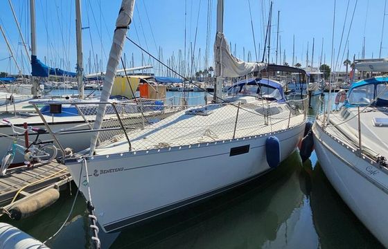 Sailboat Beneteau Océanis 320 9.6m