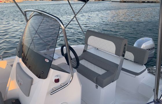 Motorboat Barqa Q20 100hp
