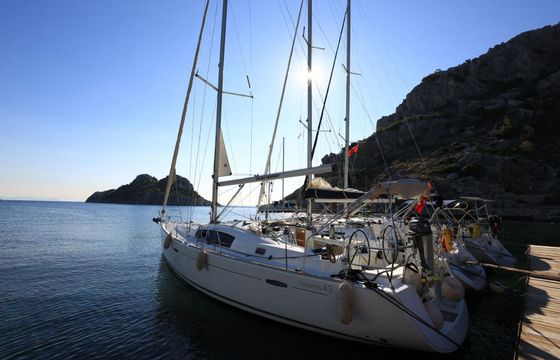 Sailboat Beneteau Oceanis 43 12.75m
