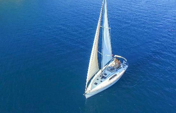 Sailboat Beneteau Oceanis 43 12.75m