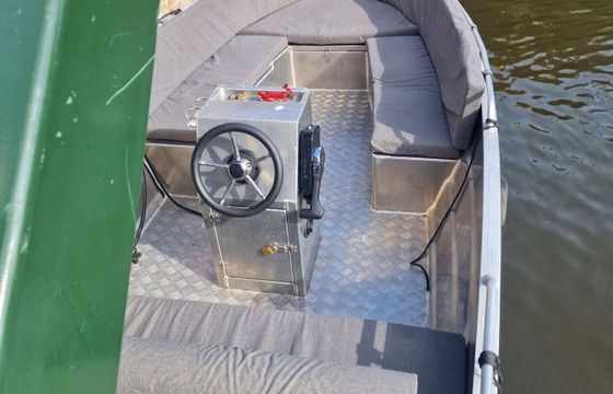 Boat without licence  Qwest Marine R450 10hp