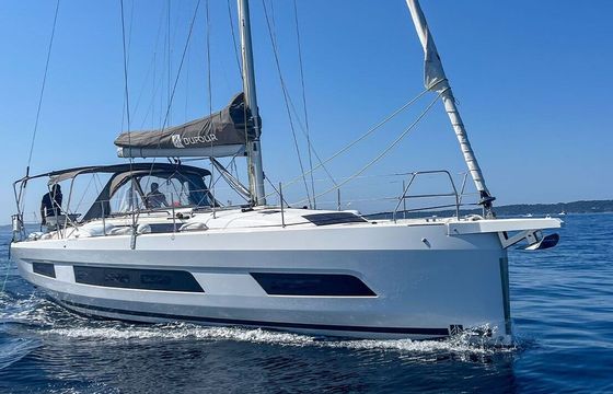 Sailboat 3 DUFOUR 41 - KE (3D/2C/0P) 12m