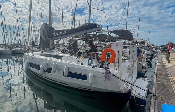Sailboat 3 DUFOUR 41 - KE (3D/2C/0P) 12m
