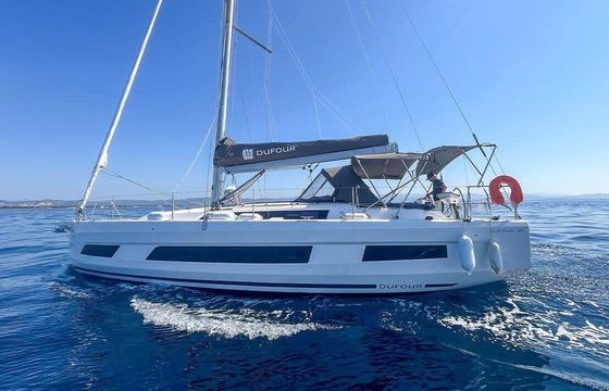 Sailboat 3 DUFOUR 41 - KE (3D/2C/0P) 12m