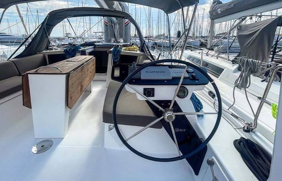 Sailboat 3 DUFOUR 41 - KE (3D/2C/0P) 12m